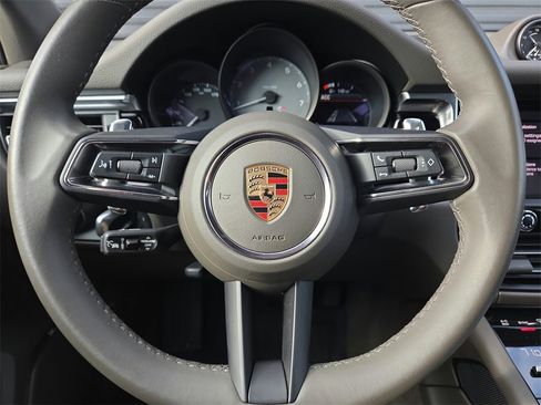 Used 2023 Porsche Macan S image 74