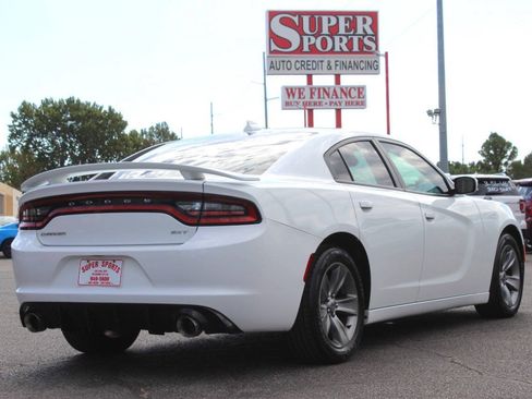 Used 2016 Dodge Charger SXT RWD image 4