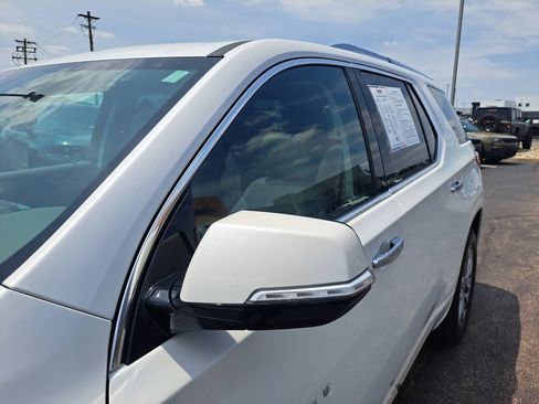 Used 2019 Chevrolet Traverse Premier w/ Driver Confidence II Package FWD image 43