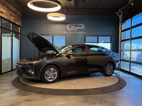 Used 2025 Kia K4 FWD image 24