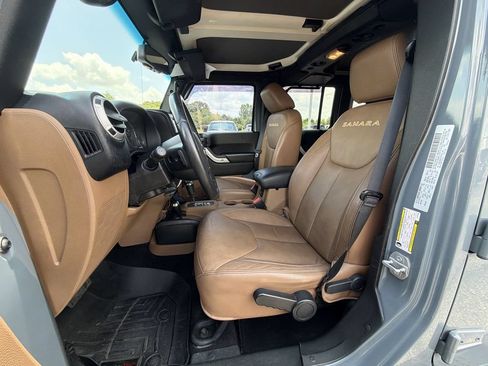 Used 2015 Jeep Wrangler Unlimited Sahara AWD/4WD image 26