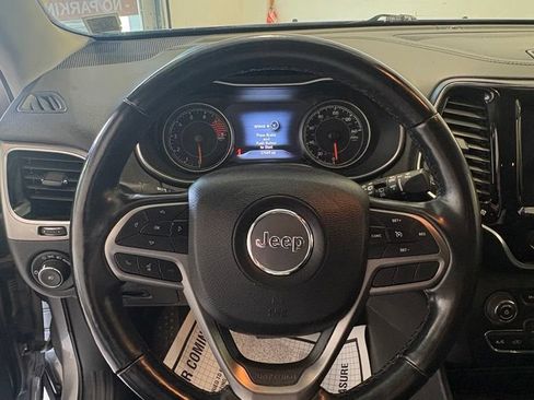 Used 2020 Jeep Cherokee Limited AWD/4WD image 23