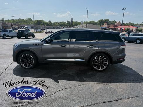 Used 2024 Lincoln Aviator Reserve w/ Equipment Group 201A AWD/4WD image 6