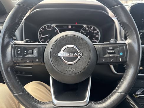 Used 2023 Nissan Rogue SL w/ SL Premium Package image 17