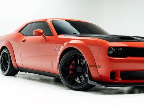 Used 2019 Dodge Challenger SRT Hellcat image 3