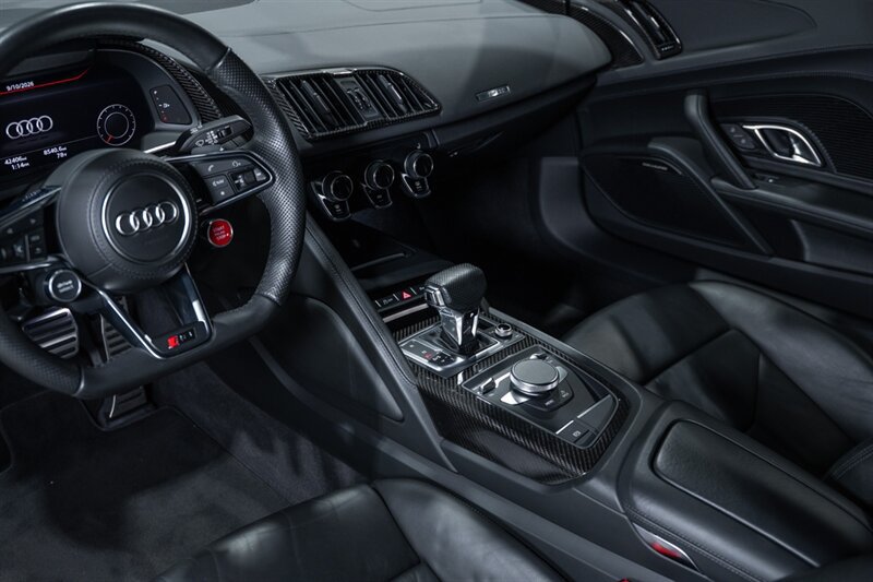 Used 2018 Audi R8 V10 RWD image 47