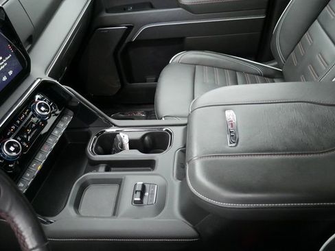 Used 2024 GMC Sierra 2500 AT4X image 22