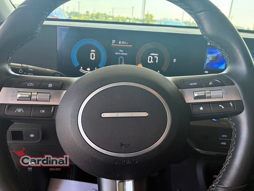Used 2025 Hyundai Kona SEL FWD image 14