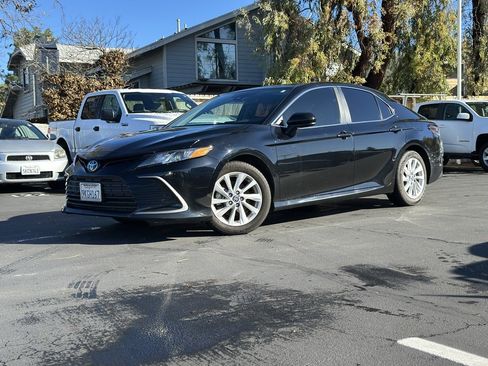 Used 2024 Toyota Camry LE image 1