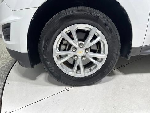Used 2017 Chevrolet Equinox LS AWD/4WD image 6
