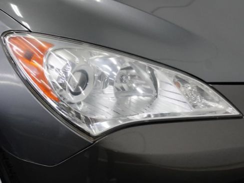 Used 2011 Hyundai Genesis 2.0T RWD image 6