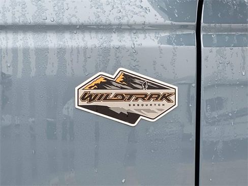 Used 2023 Ford Bronco Wildtrak image 11