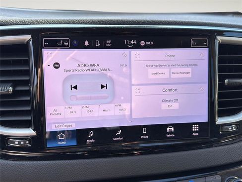 Used 2024 Chrysler Pacifica Touring-L image 16