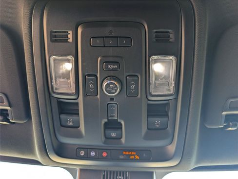 Used 2023 GMC Yukon AT4 w/ Technology Package AWD/4WD image 20