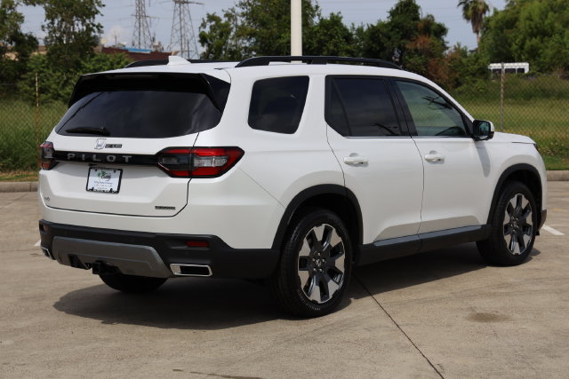 New 2026 Honda Pilot Touring image 8