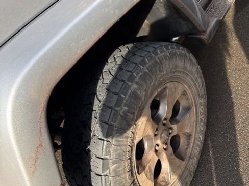 Used 2018 Jeep Wrangler Unlimited Sahara image 7