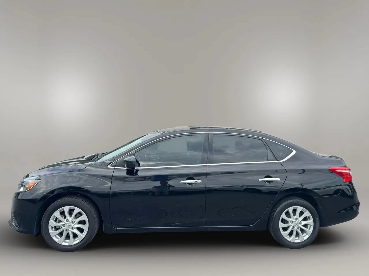 Used 2019 Nissan Sentra SV FWD image 5