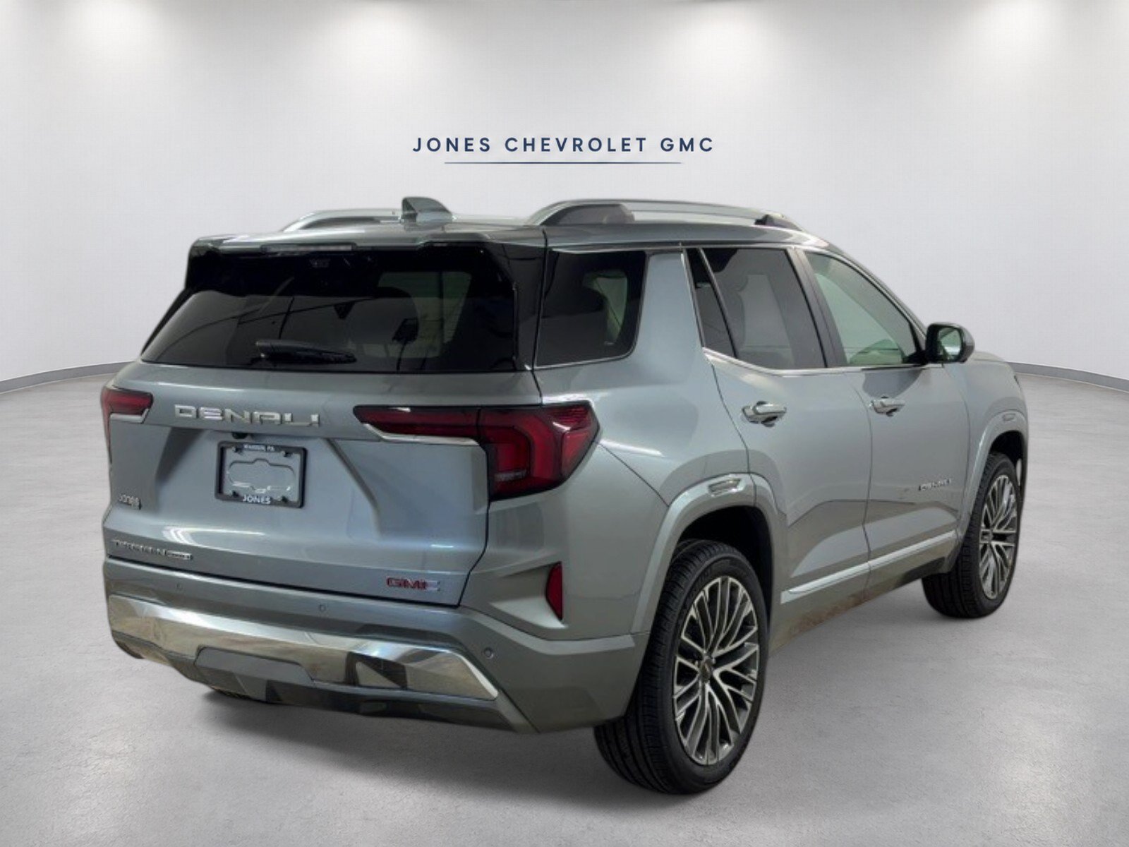 New 2027 GMC Terrain Denali w/ LPO, Floor Liner Package AWD/4WD image 4