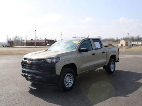 Used 2024 Chevrolet Colorado W/T image 4
