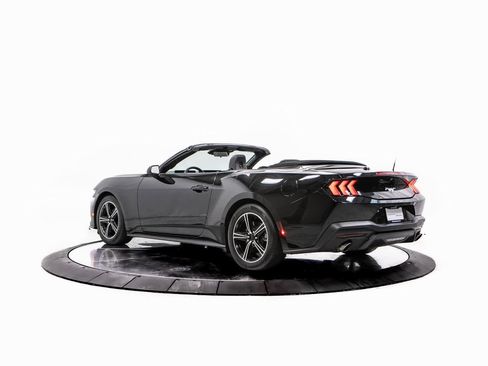 Used 2024 Ford Mustang Convertible image 3