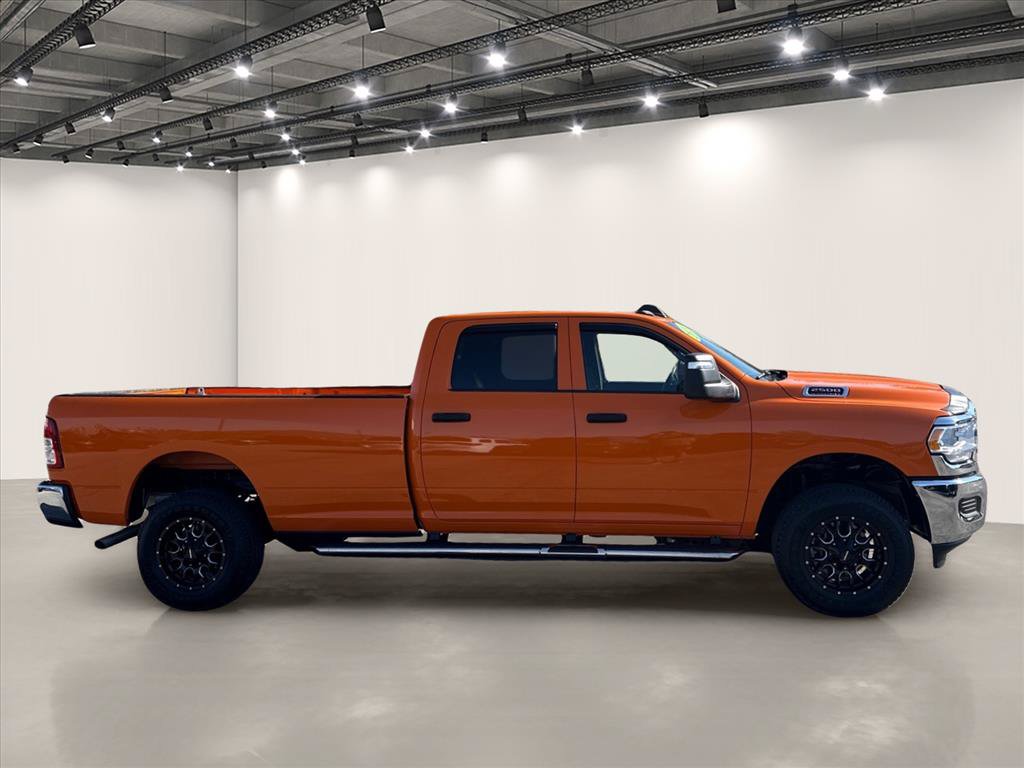 Used 2024 RAM 2500 Tradesman w/ Chrome Appearance Group AWD/4WD image 8