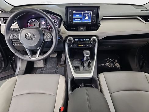 Used 2022 Toyota RAV4 XLE Premium AWD/4WD image 10