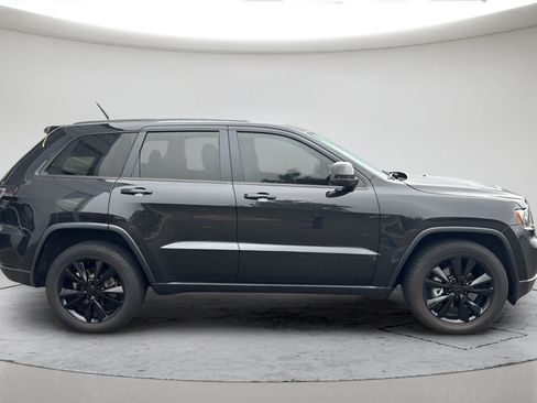 Used 2013 Jeep Grand Cherokee Altitude AWD/4WD image 3