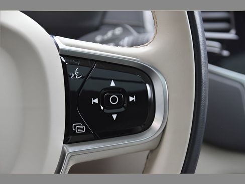 Used 2023 Volvo XC90 B6 Ultimate AWD/4WD image 36