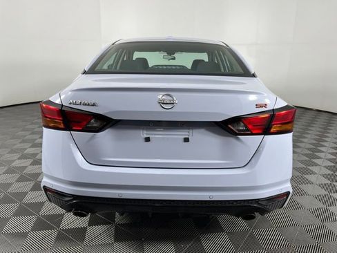 Used 2024 Nissan Altima 2.5 SR FWD image 13