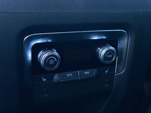 Certified 2025 GMC Yukon XL Denali image 39