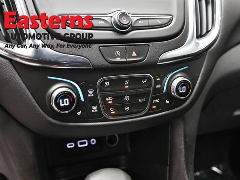 Used 2023 Chevrolet Equinox LT FWD image 20