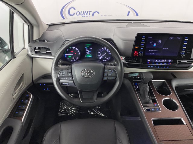 Used 2023 Toyota Sienna LE FWD image 20