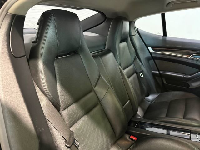 Used 2014 Porsche Panamera 4 AWD/4WD image 28