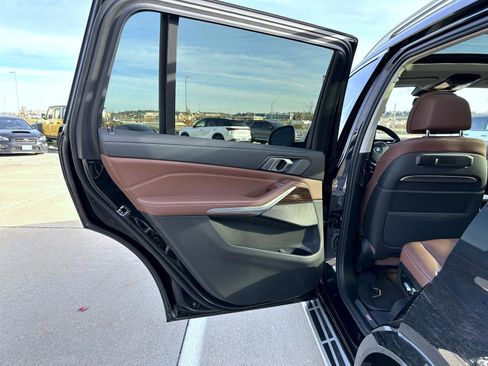 Used 2023 BMW X7 xDrive40i w/ Executive Package image 21