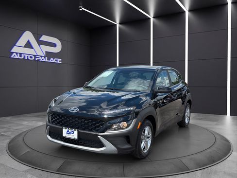 Used 2023 Hyundai Kona SE FWD image 1