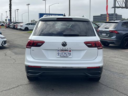 Certified 2023 Volkswagen Tiguan SE FWD image 25