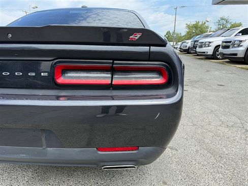 Used 2019 Dodge Challenger SXT AWD/4WD image 22