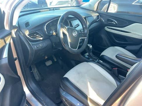 Used 2018 Buick Encore Preferred image 2