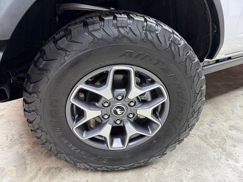 Used 2023 Ford Bronco Badlands image 32
