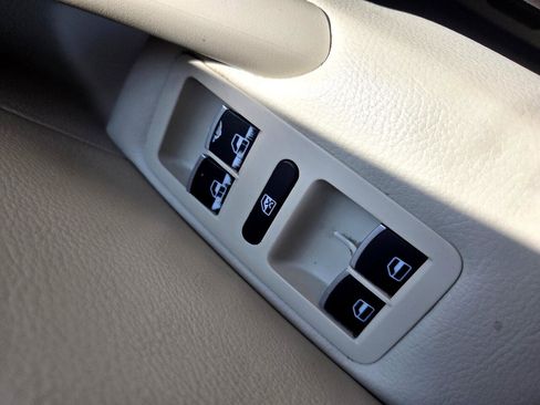 Used 2013 Volkswagen Passat 2.5 SE image 21