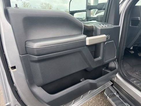 Used 2022 Ford F350 Lariat w/ Camper Package image 21