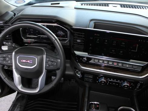 Used 2024 GMC Sierra 1500 Elevation w/ X31 Off-Road Package AWD/4WD image 26
