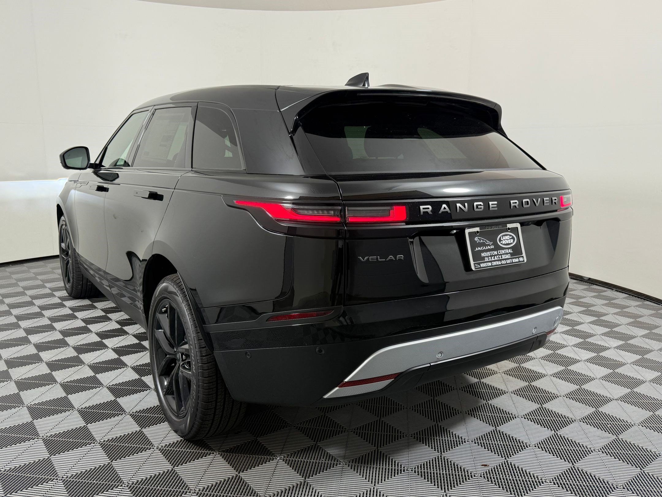 New 2026 Land Rover Range Rover Velar S AWD/4WD image 3