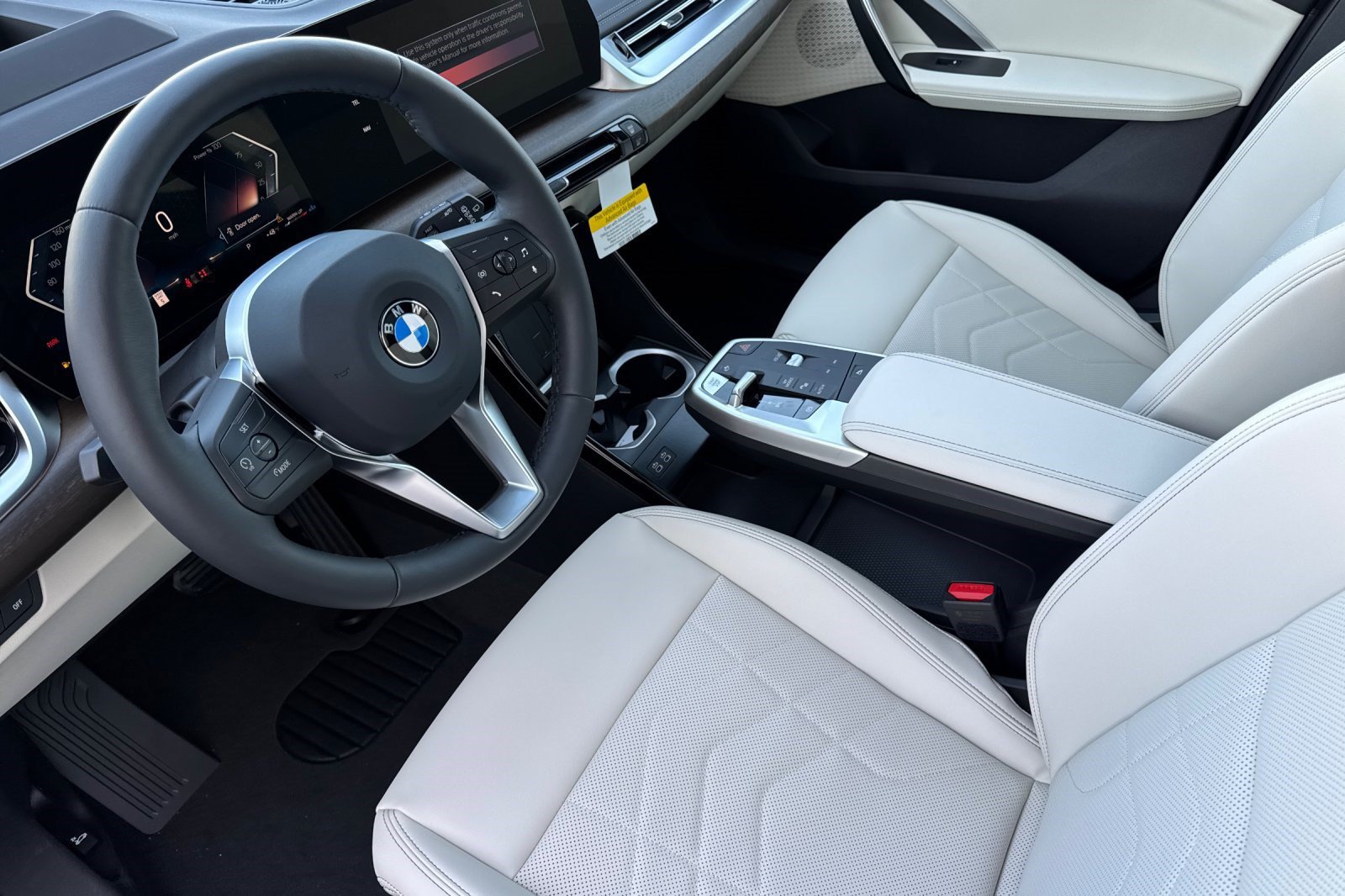 Used 2026 BMW X1 xDrive28i w/ Technology Package AWD/4WD image 4