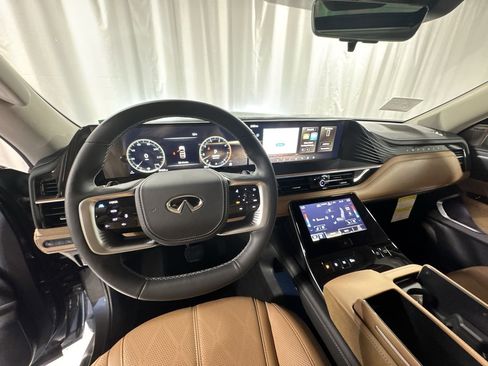 New 2025 INFINITI QX80 Sensory image 12