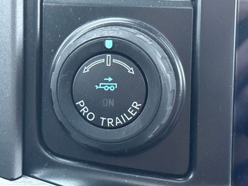 Used 2021 Ford F150 Lariat w/ Equipment Group 502A High image 39