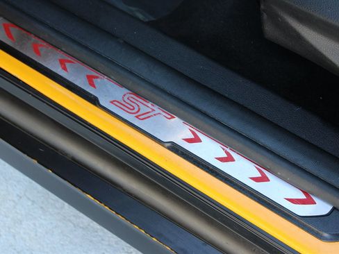 Used 2014 Ford Focus ST image 10