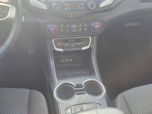 Used 2022 GMC Terrain SLE w/ Driver Convenience Package image 17