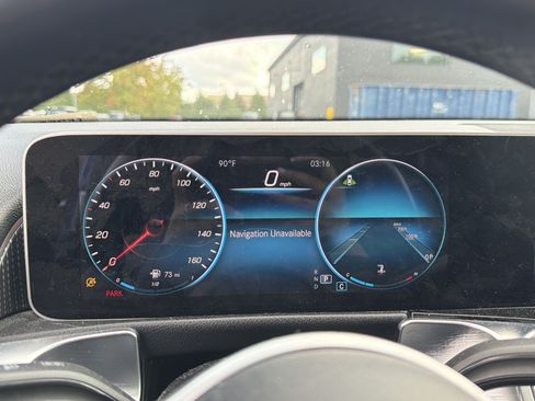 Used 2021 Mercedes-Benz GLB 250 image 16