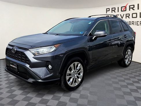Used 2019 Toyota RAV4 XLE Premium w/ Cold Weather Package AWD/4WD image 4
